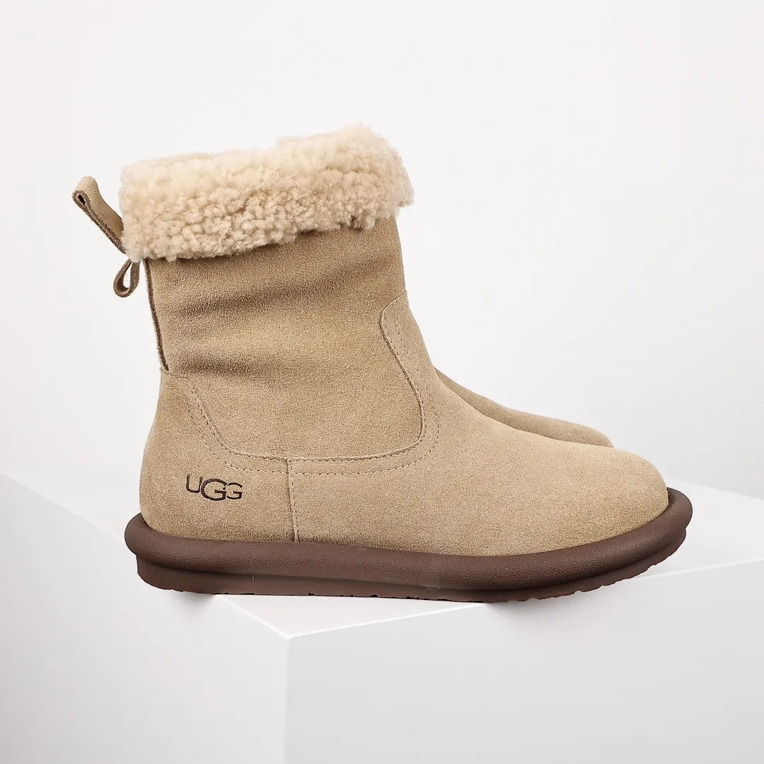 Pick up locally 💰720 The core recommendation is good price 𝐔𝐠𝐠 23 popular handmade sheep's curly boots Maillard girl's dream boots Korean and Korean style Fully handmade first-layer cow suede Teddy sheep's curly wool lining The combination has a great autumn and winter atmosphere Size: 35 36 37 38 39 40